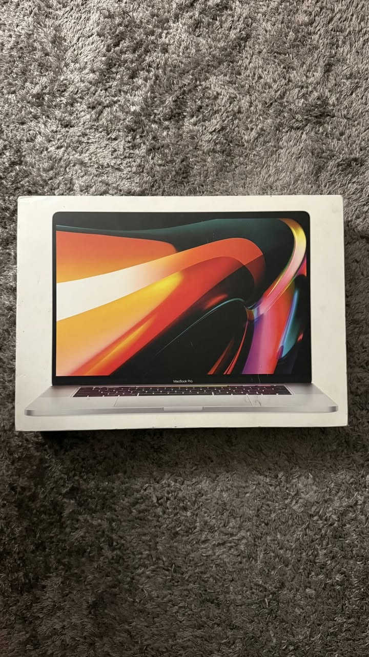 Macbook pro 2019
Core i9
Amd 5500 4gb
1 TB Hard
16 GB Ram
Battery: Normal 
الجهاز نظيف كامل ملحقات شاحن والكارتونه
السعر خاص او على الواتس
***********
