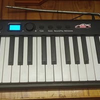 🎹 للبيع بيانو ياماها 88 مفتاح (Full-size Piano) بحالة ممتازة ويشتغل 10...