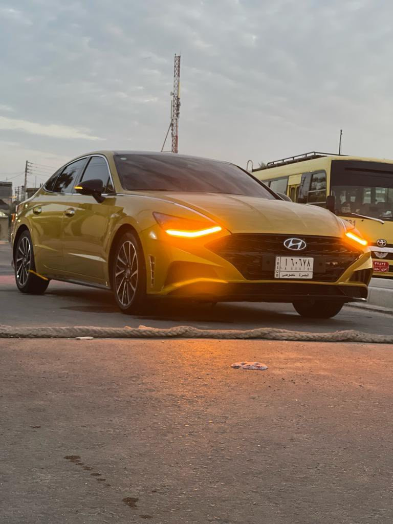 سوناتا موديل 2020 وارد امريكي حادثها مثل ماموضح بالصور بيها صبغ السيارة فول مواصفات عدى الفتحة 
مكان السيارة البصرة الزبير 
سعر 150 وبيه مجال 
رقم صاحب السيارة ***********
