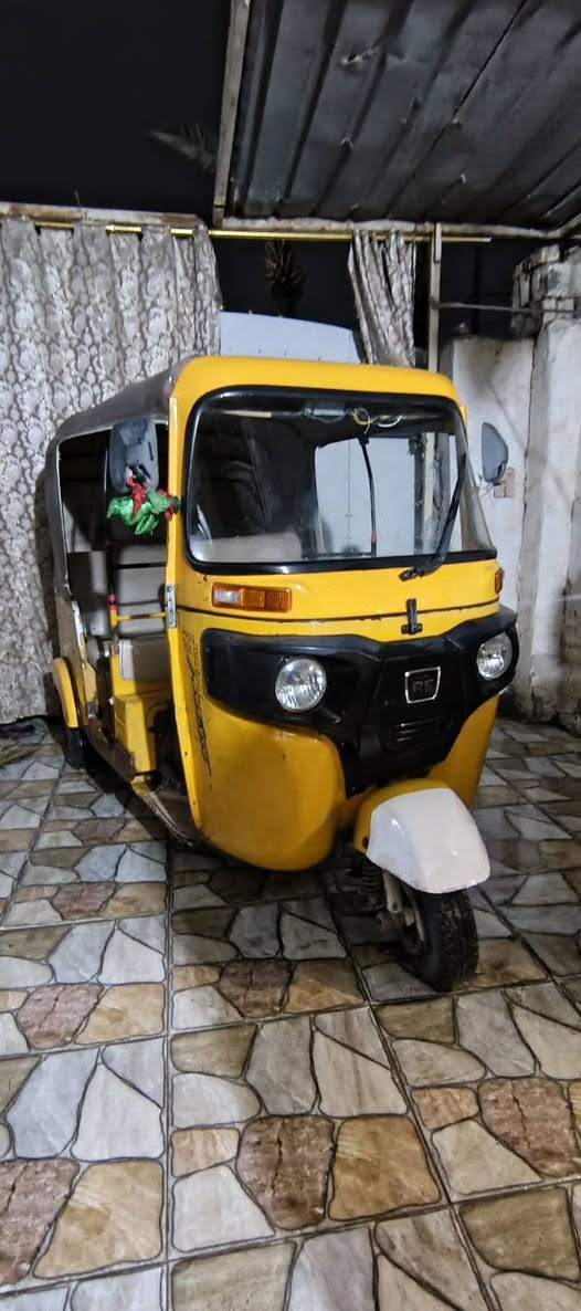 إسلام عليكم 
تكتك 18 أوراق اصواليه 
مشتغل اخياساته كما موضح بال صوره 
مكاني الحمزه الغربي 
***********
