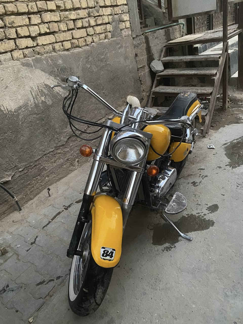 السلام عليكم
كاوزاكي فولكان 400 cc
دراجه نضيفه وكدامك
نواقصها بسيطه
شراي هذا الرقم 
***********
