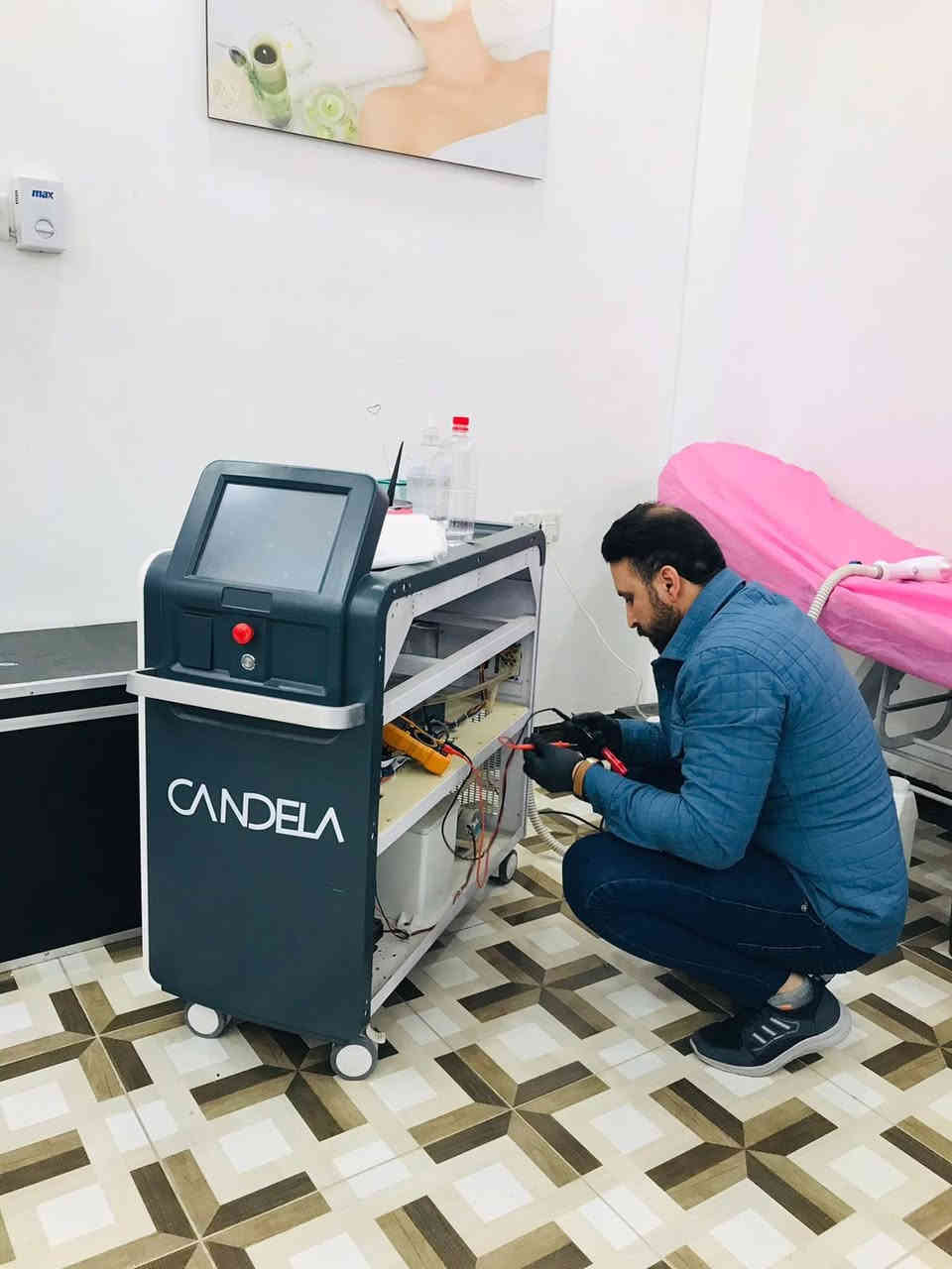 📍 صيانة موقعية ،،،،،،،،

بفضل خبرة مهندسي مكتب الصيانة الاحترافية تم التوجّه إلى موقع الدكتورة لإجراء الصيانة لجهاز كاندلا.
بعد الفحص تبيّن وجود خلل في منظومة الماء، وتم إصلاح المشكلة بشكل كامل وعاد الجهاز للعمل بكفاءة عالية ولله الحمد.

📸 تم أخذ لقطات أثناء تنفيذ أعمال الصيانة.

🔧 نوفر خدمة صيانة موقعية لجميع المحافظات مع فحص دقيق واحترافي.

📞 رقم قسم الصيانة: ***********

#صيانة_كاندلا #صيانة_موقعية #صيانة_احترافية #كاندلا #صيانة_اجهزة_ليزر #اجهزة_تجميل #بغداد #العراق #صيانة_ليزر #Laser #Candela #صيانة_كافة_المحافظات #هاند_كاندلا #فحص_اجهزة #خبرة #احتراف
