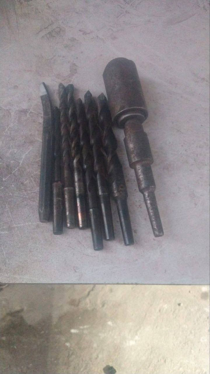 عرض لفترة محدودة السعر 135 الف مع التوصيل لغاية الاحد3/22 دريل همر ماكيتا ياباني اصلي استيراد مؤسسة في الثمانينات مع برايم مسلوبة 15-12-10-8... اصلية مصنوعة في المانية الغربية كذلك البرايم استيراد مؤسسة معَ أدبتر تحويل من بريمة مسلوبة الى بريمة اربع شروح  يوجد توصيل كل محافظات العراق للتواصل ***********
