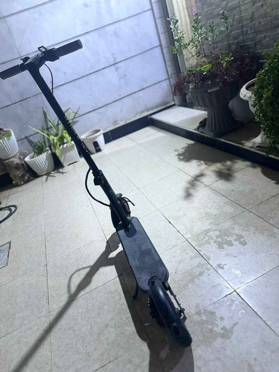 سكوتر للبيع ليريده يتصل على هذا الرقم ***********
