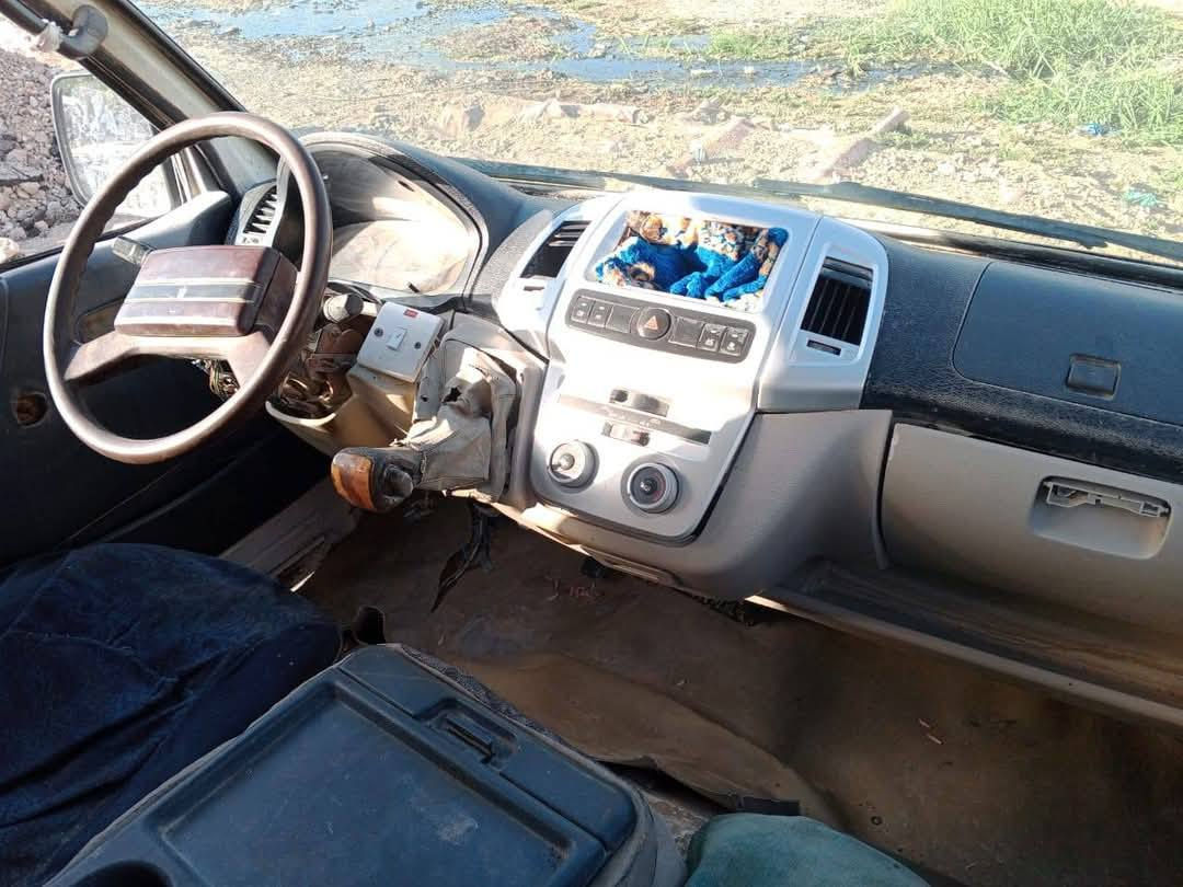 السلام عليكم سياره للبيع جاهزه نواقص بسيطه كلش تخم تاير  مكينه 6 ونجي كافله بس الكير بي صفنة قليله سياره رقم بصره  سنويه عضم عاج  صاقطه بل 21 راعيه مواصله اتعهد بيها من سرقه من عشائر من طلب . راعيه بل رفاعي ميطلب عليها مكان واسط الزبيديه***********
***********
سعر 17وبيها مجال
