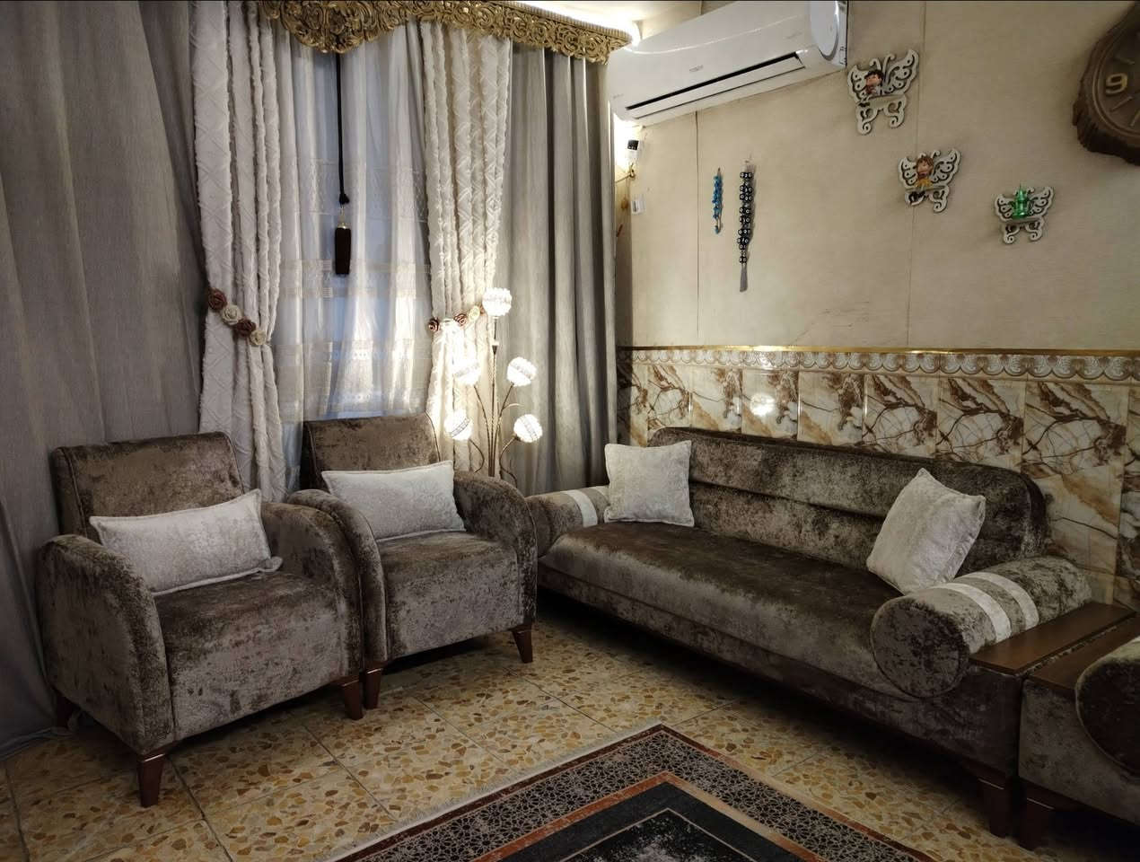 تخم ٨ مقاعد توصا موديل تركي مودرن تصميم حديث قوي تكمة ثكيل خشب بلوك اسود داير فريم اسفنج ظغط عالي مميز قماش تركي نوع خاولي استخدام قليل اخو الجديد شخط ما بي نظافتة ١٠٠ ٪ نظيف جدا مبي اي ضرر... ٥٩٠ وبي مجال بسيط للشراي


**إذا كنت صاحب هذا الإعلان وتريد حذفه لأي سبب، رجاءا أرسل رسالة إلى الدعم الفني**