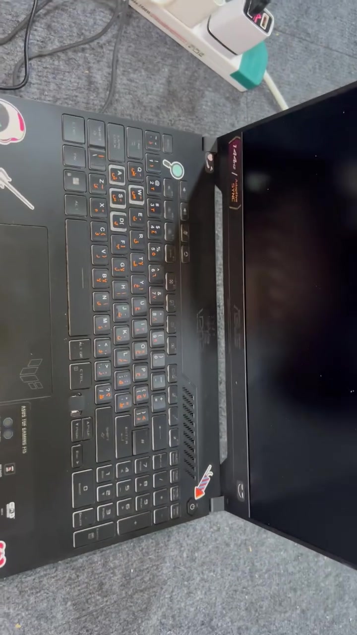 سلام عليكم لابتوب msi  شغال ومايعرض صورة وديته على ابو صيانة ماعرف يحله مراوح من اربط فلاته بطاريك زين تشتغل ومرات لا 

أبيع على وضعه ( بدون رامات ) 
ملحقاتة شاحنته الاصلية فقطط
سعره 150  الف ( موصفات موجودة )


**إذا كنت صاحب هذا الإعلان وتريد حذفه لأي سبب، رجاءا أرسل رسالة إلى الدعم الفني**