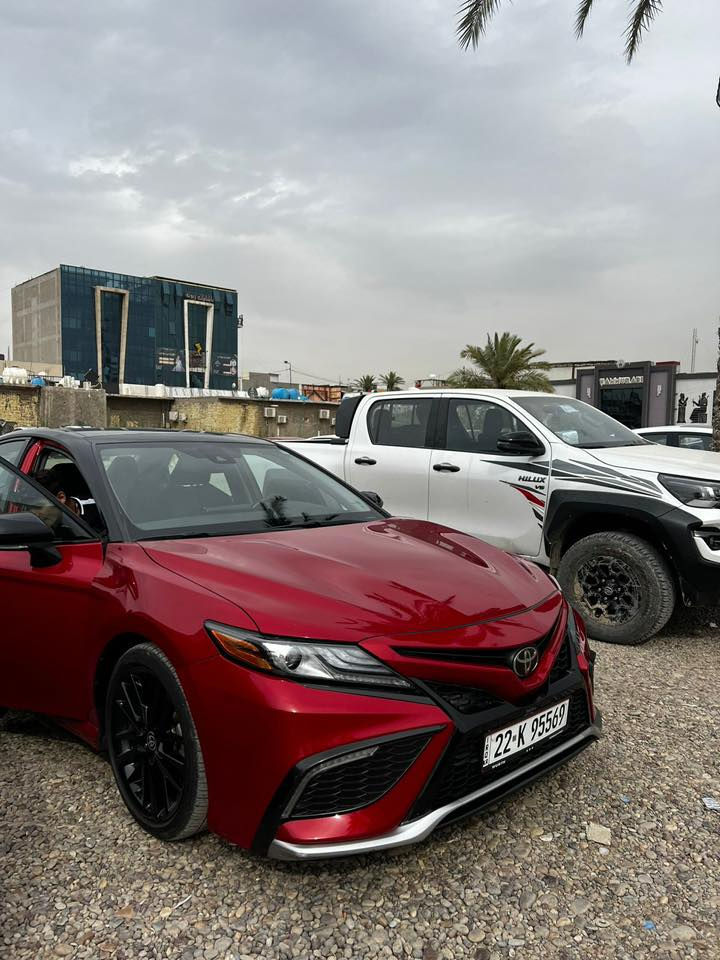 السلام عليكم 
كامري2023 XSE
سياره كلين تايتل جايه من امريكا 
فقط صار بيه بارد كد شبر بلعراق بلبنيد 
مكاني بغداد 
***********
