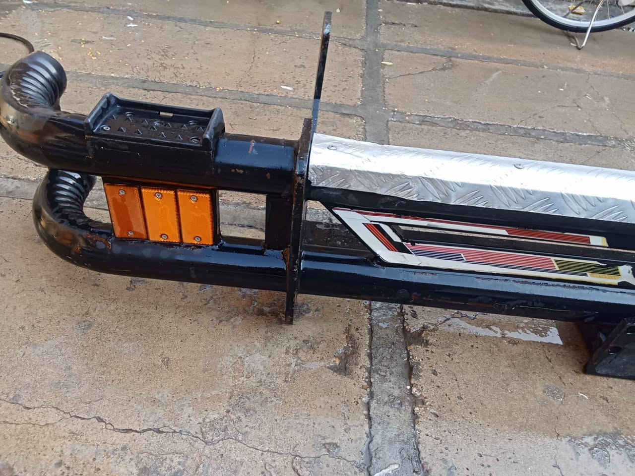 سلام عليكم 
درع مال هايسه ام بوز  
السعر 130 بي مجال 
***********
