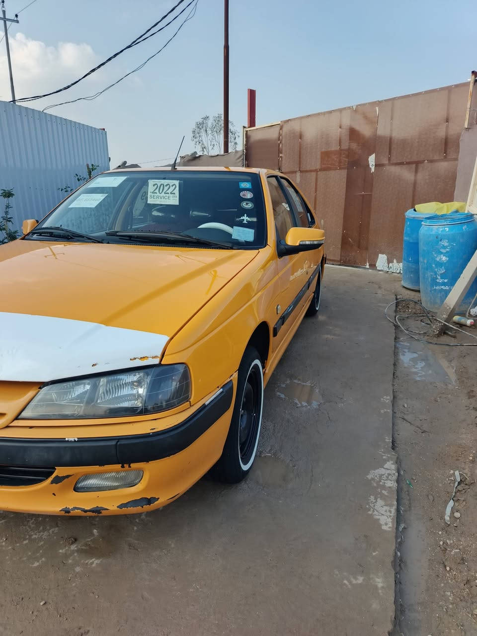 السلام عليكم سياره للبيع بيجو موديل 21 حداديه جديده اسبوع مسويه كفاله عامه مكانين بارد من عده الصبغه مصفره هيئه وغرامات وهزه جديده رقم قادسيه مكان السياره الديوانيه السياره بسمي السعر 68 
رقم ***********
