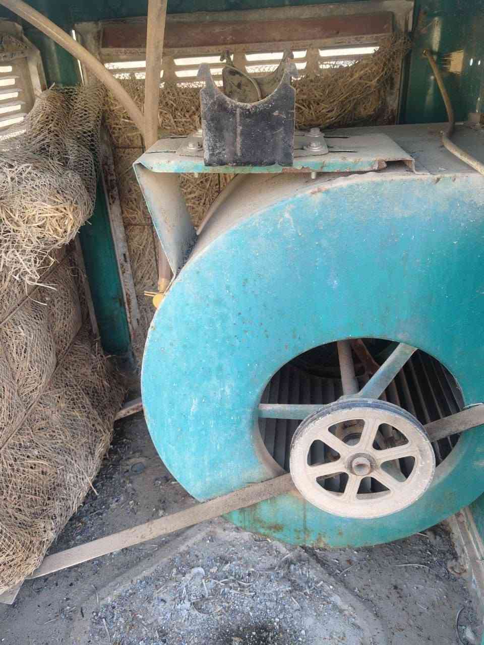 سلام عليكم كشر مبردة للبيع
كشر مبردة للبيع نضيف كلش مثل ماواضح بالصور 
حجم المبردة اثنين ونص
سعر 35 وبيها مجال
مكاني الموصل جانب الايسر


**إذا كنت صاحب هذا الإعلان وتريد حذفه لأي سبب، رجاءا أرسل رسالة إلى الدعم الفني**