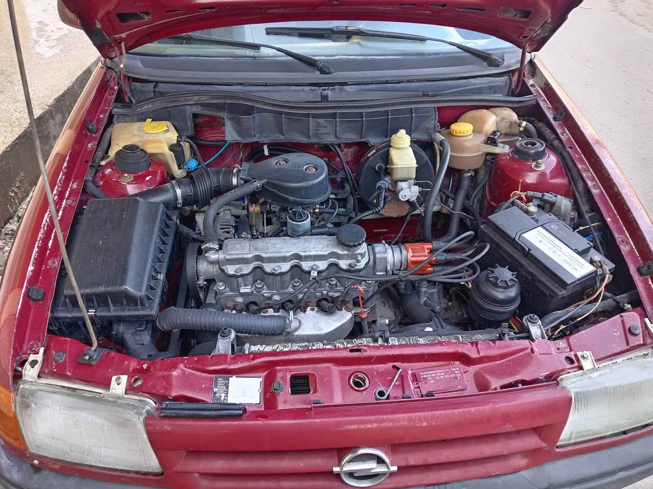 استره حجم ١٦ موديل ٩٢ كابون بانزين بيها شرط الوكالا والتحويل من الشرعي صبغ دواير ودوسات فقد وايرمنيه كلها شغاله طخمها جديد مسجل سماعات داخل نضيف اتصل السعر مناسب
***********
***********
