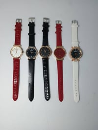 ساعات نسائية • درزن • سيت ٥ قطع