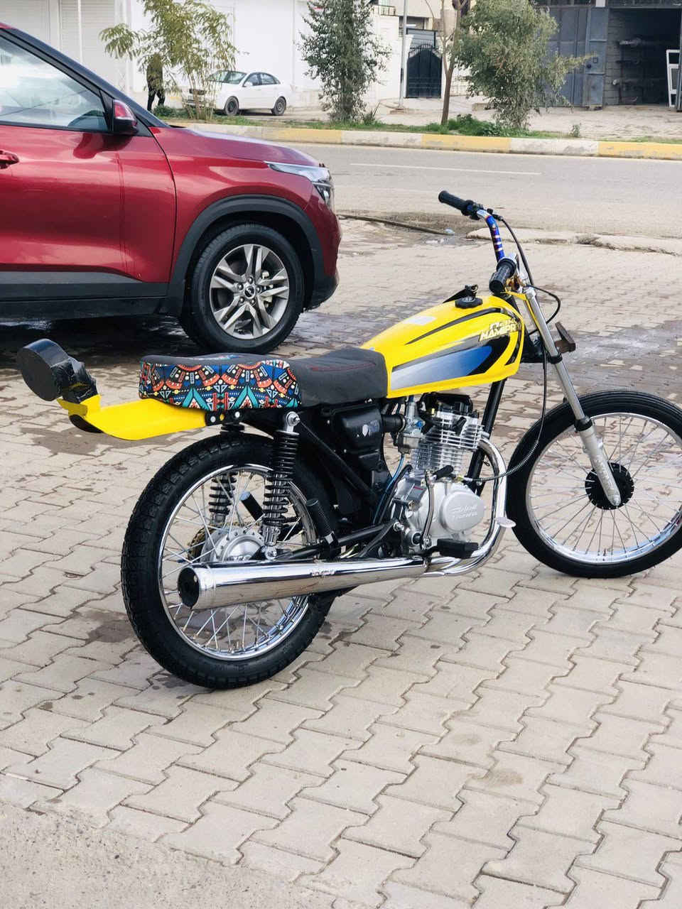 السلام عليكم دراجه للبيع موديل 26 دراجه كلش نظيفه ما بيها اي عيب دراجه بعدها صفر محرك سجي نامي  السعر 700 وبي مجال كلش قليل ***********
