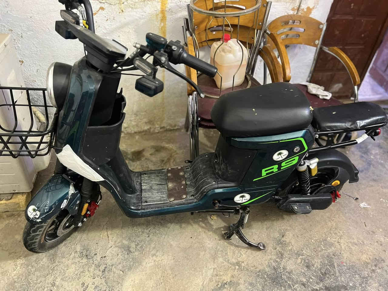 سلام عليكم
دراجه شحن للبيع  استعمال قليل 

أر 9

سعر350

عنوان بغداد الشعب
***********
