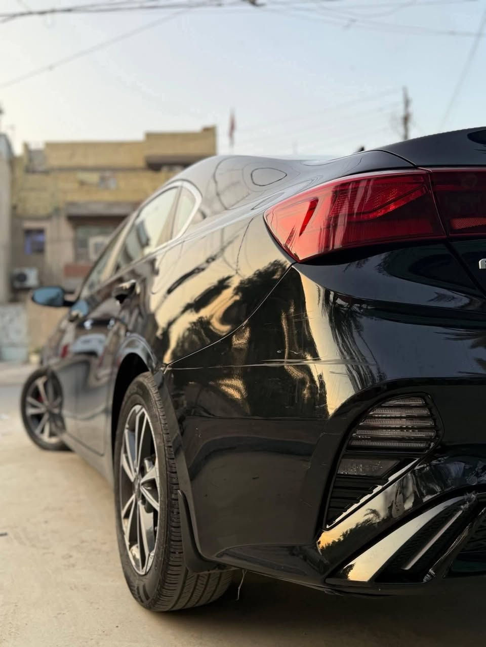 السلام عليكم
كيا فورتي 2023
وارد كندي 
مواصفاتها:
تبريد قطعتين 
فول تحكم ستيرن 
حساسات امامي خلفي 
لايت led
تدفئه ستيرن 
تدفئه كشانات
رادارات جانبيه 
شاشه كبير
محرك 2000دوش 
تحديد مسار 
شحن لاسلكي 
كشانات مخمل ومدوشمه جلد 
ويل 16
رقم بغداد الانكليزي

حادثها جاملغ الايمن مبدل
واثار حالوب بيها 
سعرها(125)وبيها مجال شي بسيط 
للاستفسار{***********}غير متواجد على الفيس 
مكان السياره بغداد
