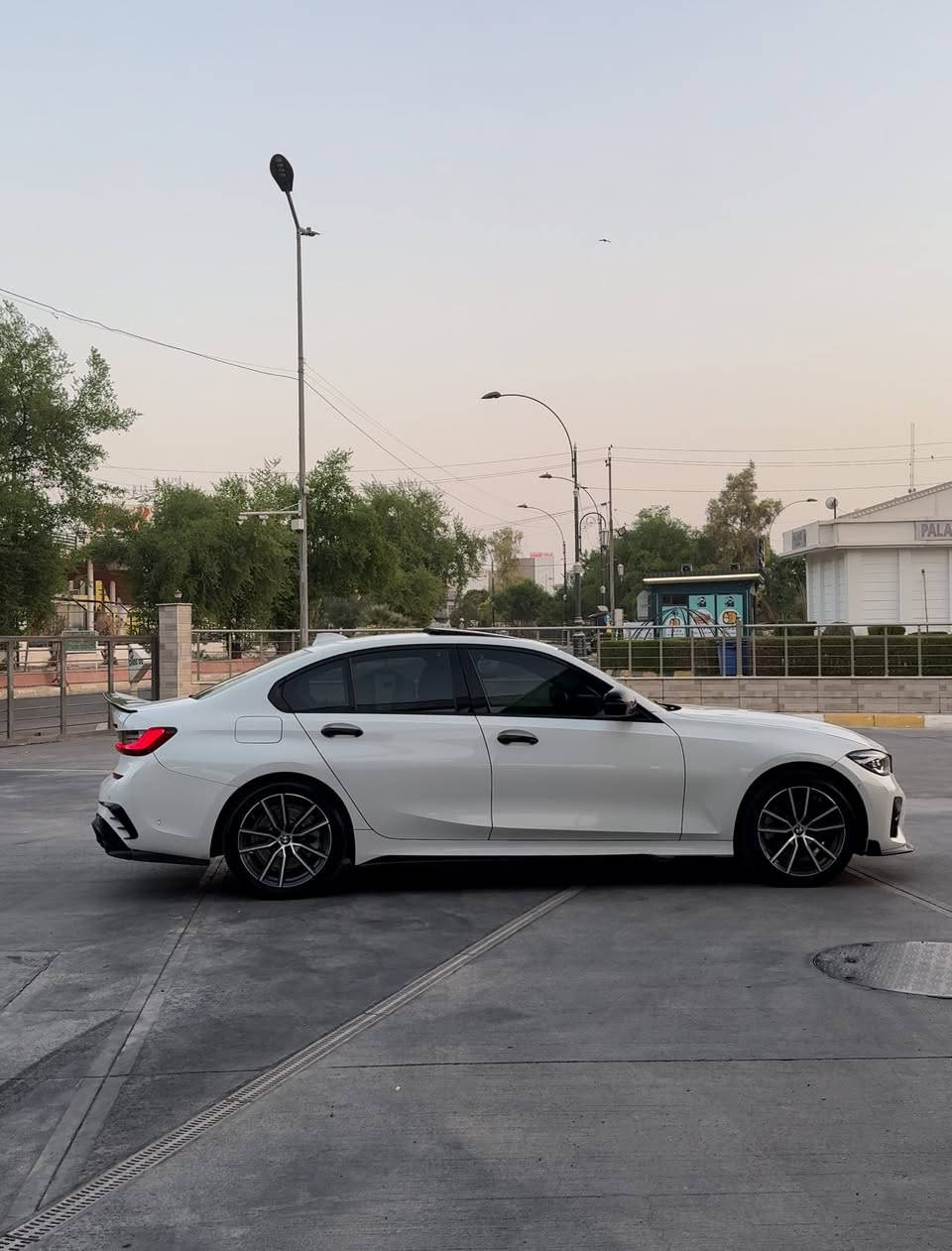 BMW 2022
330i
ماشية 50 ميل 
حادثها بسيط خشم البونيد و بيها رصعة بل جاملغ الخلفي 
الداعاميات محدث M 
4 سلندر توين توربو 
سعر 270 
مكانها كركوك  
***********
