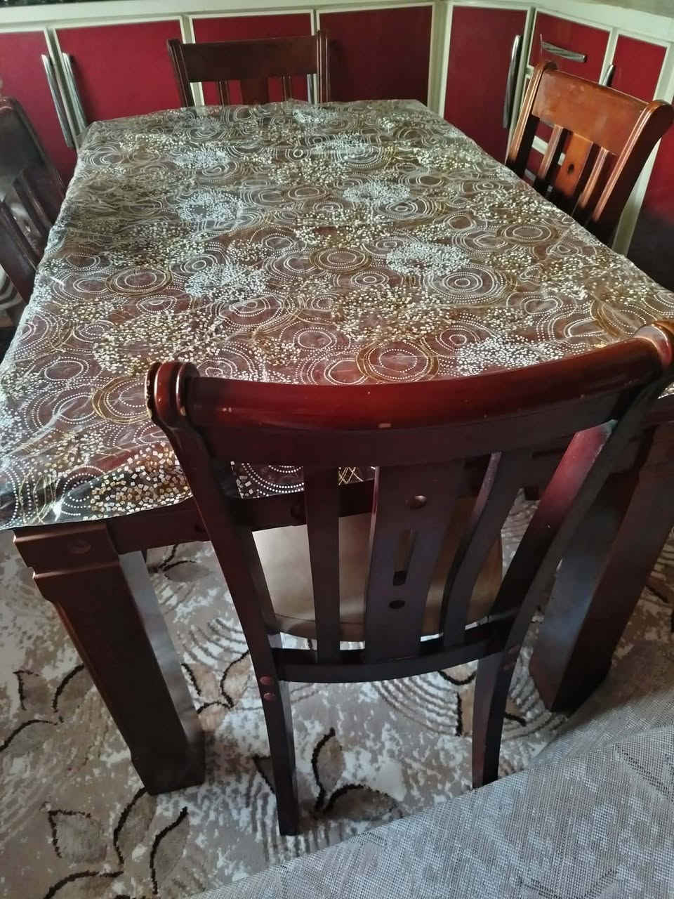 ميز طعام للبيع ..مراسلة خاص او اتصال ع هذا الرقم ***********
