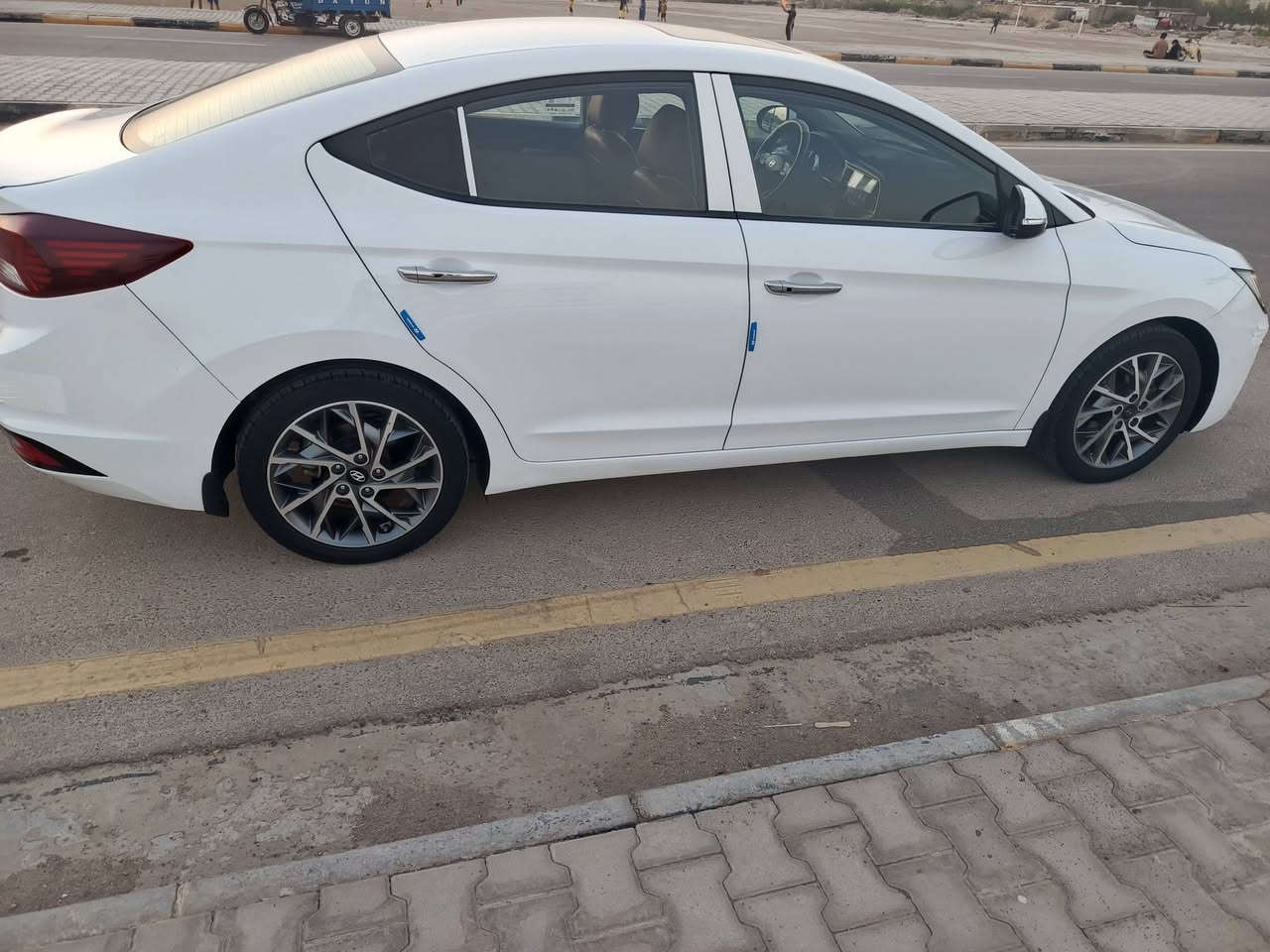سلام عليكم النتراالبيع مديل 19شكل 20 فول مواصفات خليجي محرك 200 رقم بغداد دولي حساس مامي خلفي محرك دوش كير ايتي مرقوب ماشيه 100 سونار مرفوق ***********
