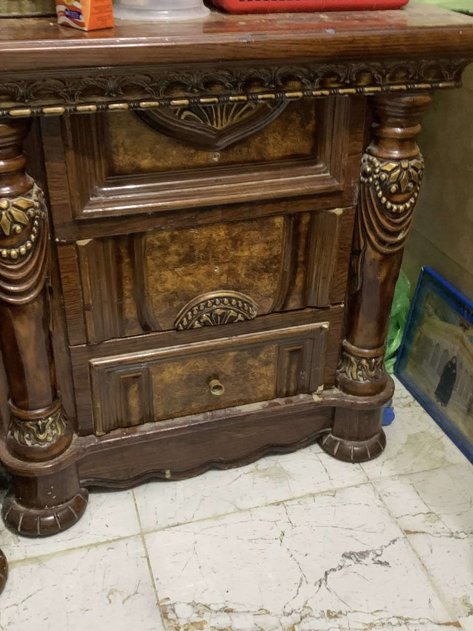 غرفه للبيع مستخدم السعر 300وبيها مجال بصيط مكاني كربلاء الستفسار ‭ 0781 031 9556‬
