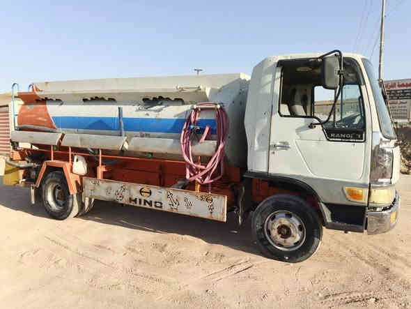 هينو انگر للبيع جاهز مكينه 70 حموله 8طن  ***********
