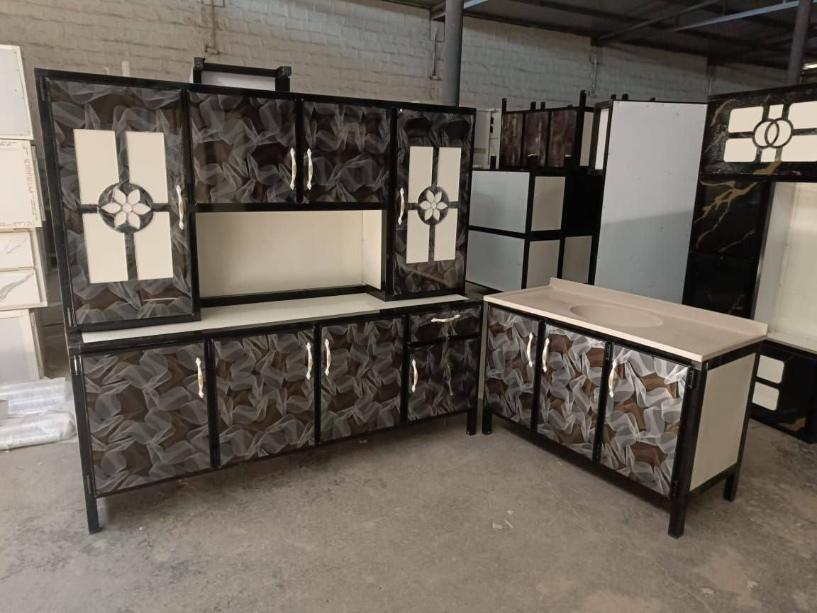 كاونتر 3 قطع ارضي وملحق 
قياس مترين  
..مع سنك متر و٢٠سم مرمر.
💥 (المنيوم صيني )💥


**إذا كنت صاحب هذا الإعلان وتريد حذفه لأي سبب، رجاءا أرسل رسالة إلى الدعم الفني**