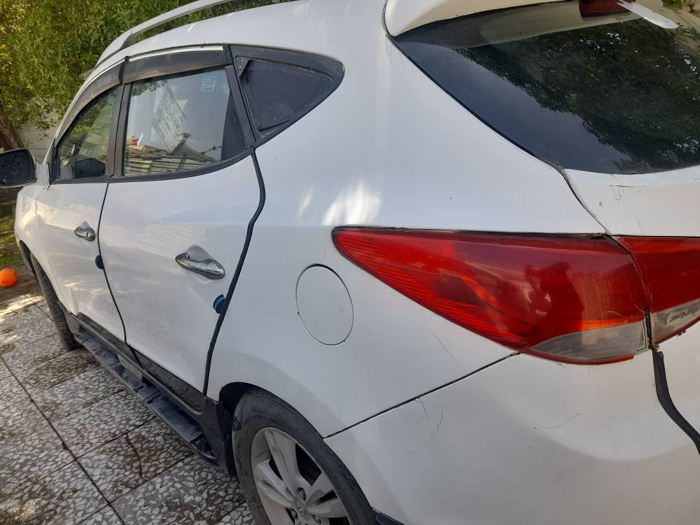 توسان موديل ١٠ بسمي رقم دولي مكينه دوش مكفول الميكنيك والتكم والشاصي تصليحه خارجي بيه جفيه ومعمره وبيه مكانات مفطره تخم تاير جديد مكينه مكفول المفطر بلصور بلمنشور سعره ٩٥ وبيه مجال بصيط 
***********
بيعه فقط بغداد, العراق
