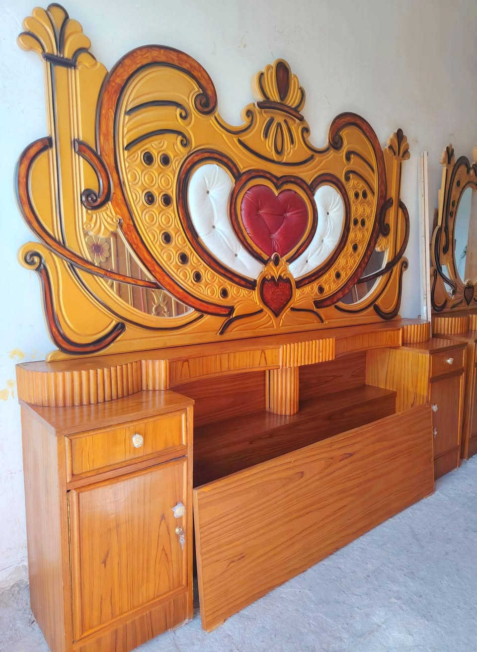 سلام عليكم
غرفه ٦ ملحق كلش نضيفه مصبوغه وجاهزه اي نقص ما بيهه السعر 750 مكاني بغداد الشعله توصيل موجود رقمي ***********
