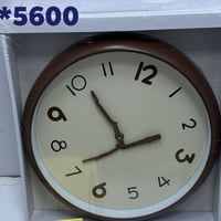 ساعة جدارية • ديكور منزلي