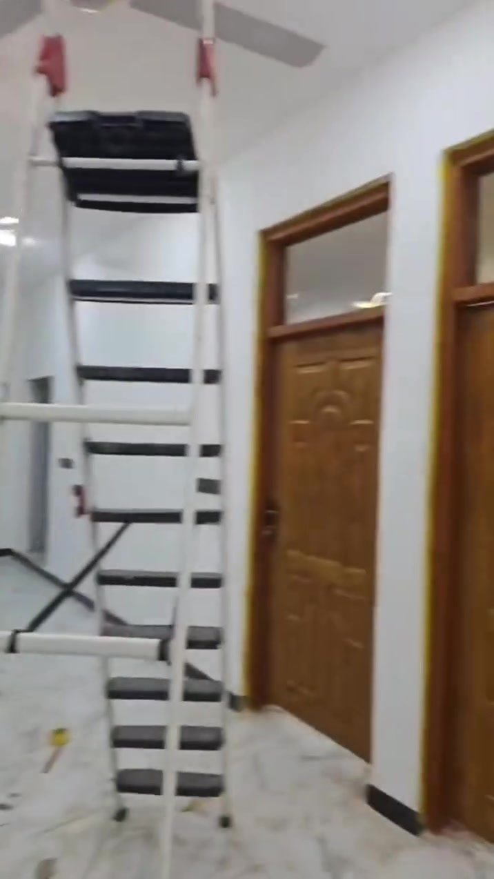السلام عليكم آللهم صل على محمد وآل محمد 
دونم للبيع ركن   بغداد الجسر الفنرسي خدمات كامله  
المزرعه متصرف عليها دينار بيها برحي درجه أولا 
كراجات ٢ بيت ١٠٠ متر  فول بناء جديد  بيها بير  لواجها ٧٧ تقريبن ونزال ٣٨   الدونم ركن   ملاحظه المساحه اكثر من دونم
***********
***********
حجي عمار الشويلي  الشراي يتصل ممتواجد ع نت
