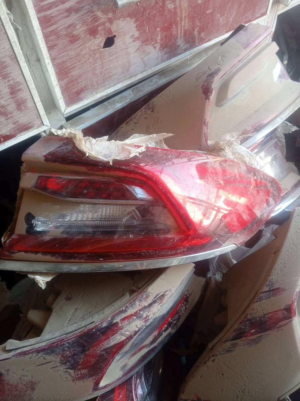 بك لايت ازيرا موديل 2018 سعره قطعه 50 الف اصلي تفصيخ
مجمع عادل البديري لعنوان الديوانيه حي الصناعي 
للتوصل ***********
يوجد توصيل جميع المحافضات
