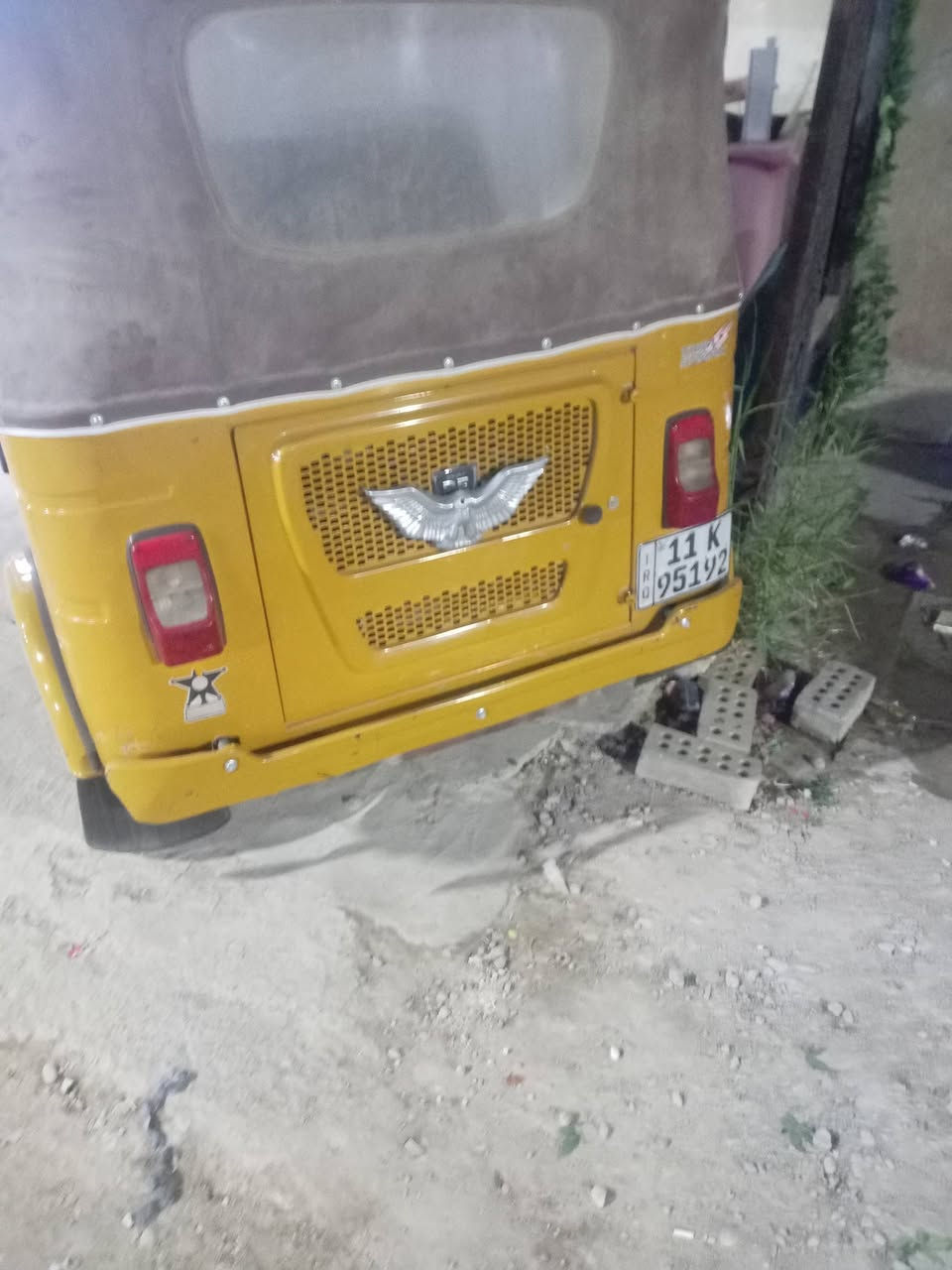 تكتك ٢٠٢١ لونين مكينه مجفته معمره بس الدوسات المكان بغداد الزعفرانيه السعر ٧وبيه مجال ***********
