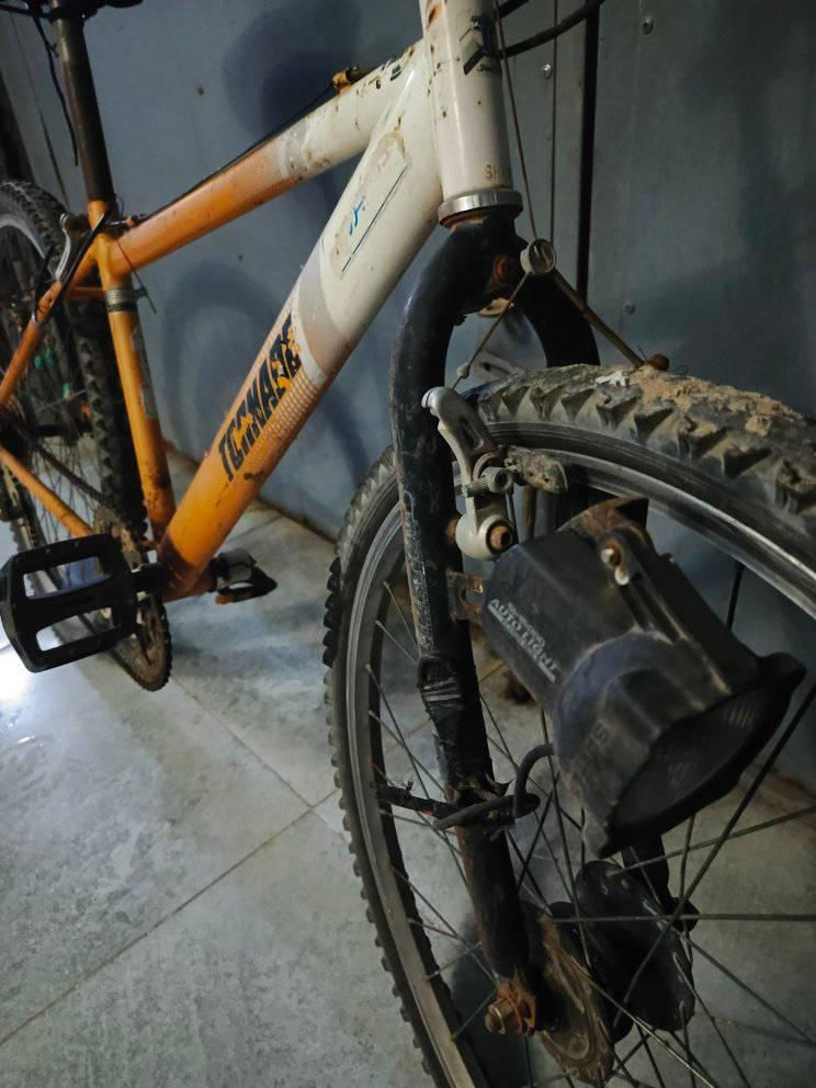 بايسكل بالة جبلي حجم 26 
شغال بريك بدون گير يحتاج عيار بسيط موصل, نينوى


**إذا كنت صاحب هذا الإعلان وتريد حذفه لأي سبب، رجاءا أرسل رسالة إلى الدعم الفني**