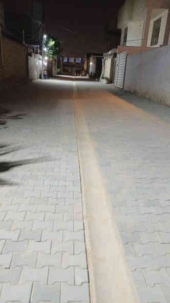 عرصه للبيع 200متر شارع المطار الجديد مقابل جوهره العرب فرع مثجات الاوائل شارع المقرنص +مجاري للاتصال ***********
