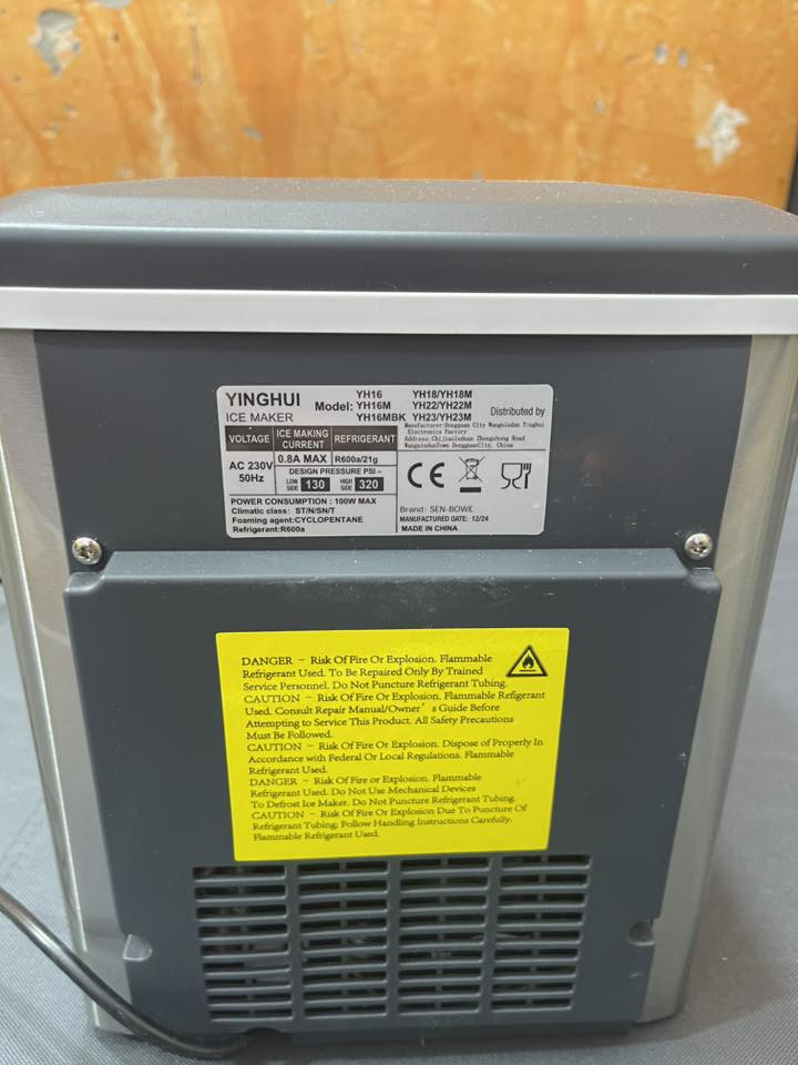 سلام عليكم ثلاجة مال ثلج بلوري بعده غير مستخدمه اعلى سعر ابيع
***********
