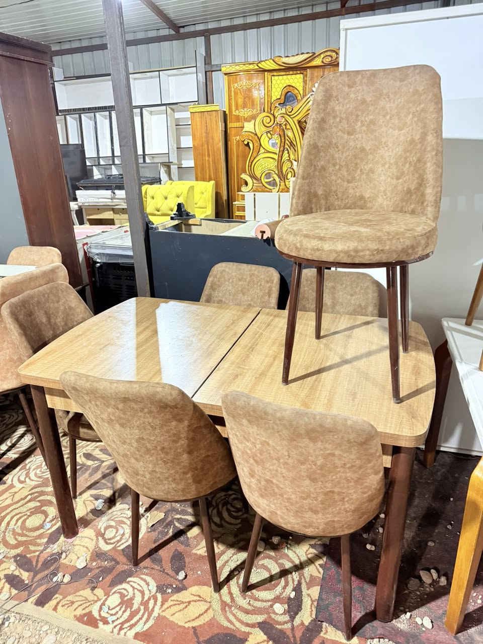 مزاد الثقه لبيع وشراء كافة الأثاث المستخدم الباله 
العنوان بعقوبه بداية كاطون الرازي 
***********
