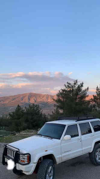 جيب شيروكي ١٩٩٩ سياره كه بؤ جواني سبوغ عام كرديته وه بئ ده حمه سياره كه تنها درع بوو دعه كه م ليكرديته وه بؤ جواني سبوغم كرديته وه سياره كه مه كنه بطه يه ٣٠٠٠ سياره كه  ده بل  اكسلي يشده به شه رت به س ته نها اكسلي دواوه ي ده نگي تيايه به س به شه رت يشده كا موشكيله نيه سياره كه بي رقه مه هي موزايده بوو ٧ساله لاي خومه هيج موشكيله نيه
***********
