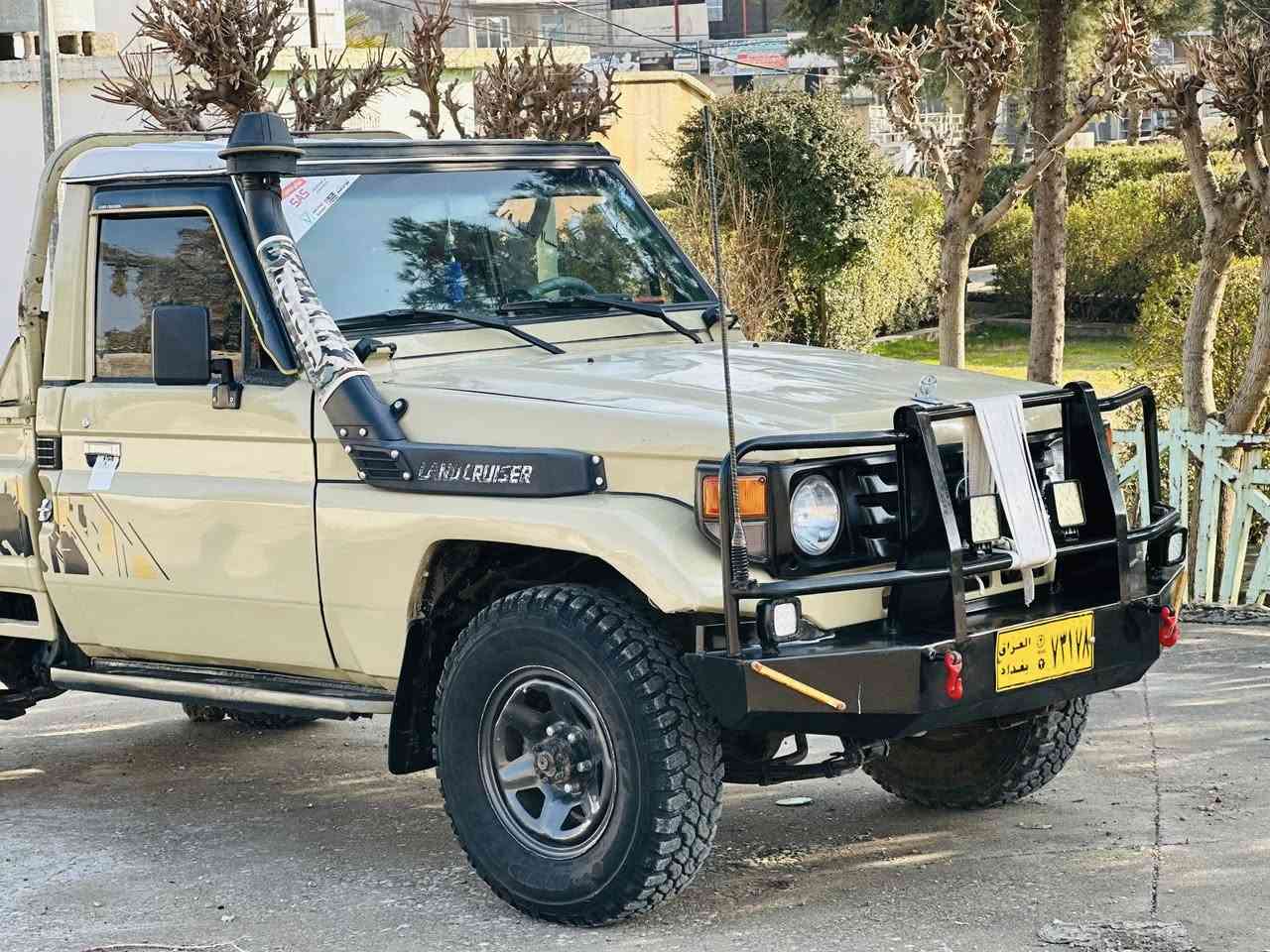 تووێتا لاند كرۆزەر مێك زەمین مۆدێل 𝟏𝟗𝟖𝟗   3𝐅     
5گێر و تابووكە  دەبل تەنكی ئەرم پلاستیك سلێمانی گێروومەكینەو ئەكسلل بەشەرت    بۆزانیاری  زیتر . 
0773 155 55 40. 0750 154 26 05
