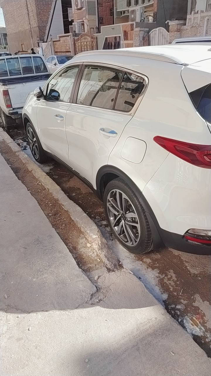 السلام عليكم
كيا سبورتج موديل 2020 خليجي 

رقم بغداد بأسمي
مواصفات:
محرك 2000 دوش
شاشه أصلية
كامره خلفية أصليه
ويل 19 كروم
تبريد قطعتين 
حساس امامي خلفي
تحكمات أستيرن فول 
مرآة جانبيه شفط وأشاير بالمر

أريل انفكيشن
ماشيه ٩٥
مكان السياره بغداد
السعر ١٨٨ وبيه مجال 
رقم الموبايل *********** ملاحظه بيه سونار بلمنشور

