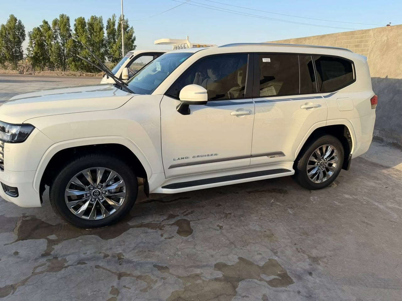 لاندكروز  توين توربو
مواصفات واضحه بالصور
ماشيه ٣ الف فقط
السعر ٨١٥ وبيه مجال بسيط
***********
