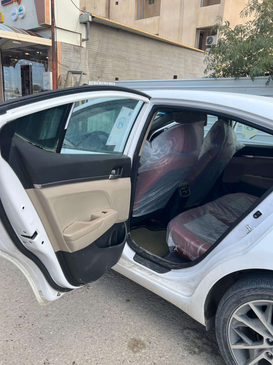 السلام عليكم
النترا ١٩ جديده محرك ٢٠
فووول مواصفات بصمه 
ماشيه ٨٥ الف 
رقم بغداد جديد 
مكان خالديه 
***********
