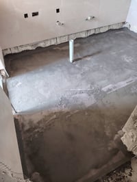 يوجد كوادر عمل ماده عازل للرطوبه  حمامات ومطابخ أسطح  شرط الفحص قبل ال...