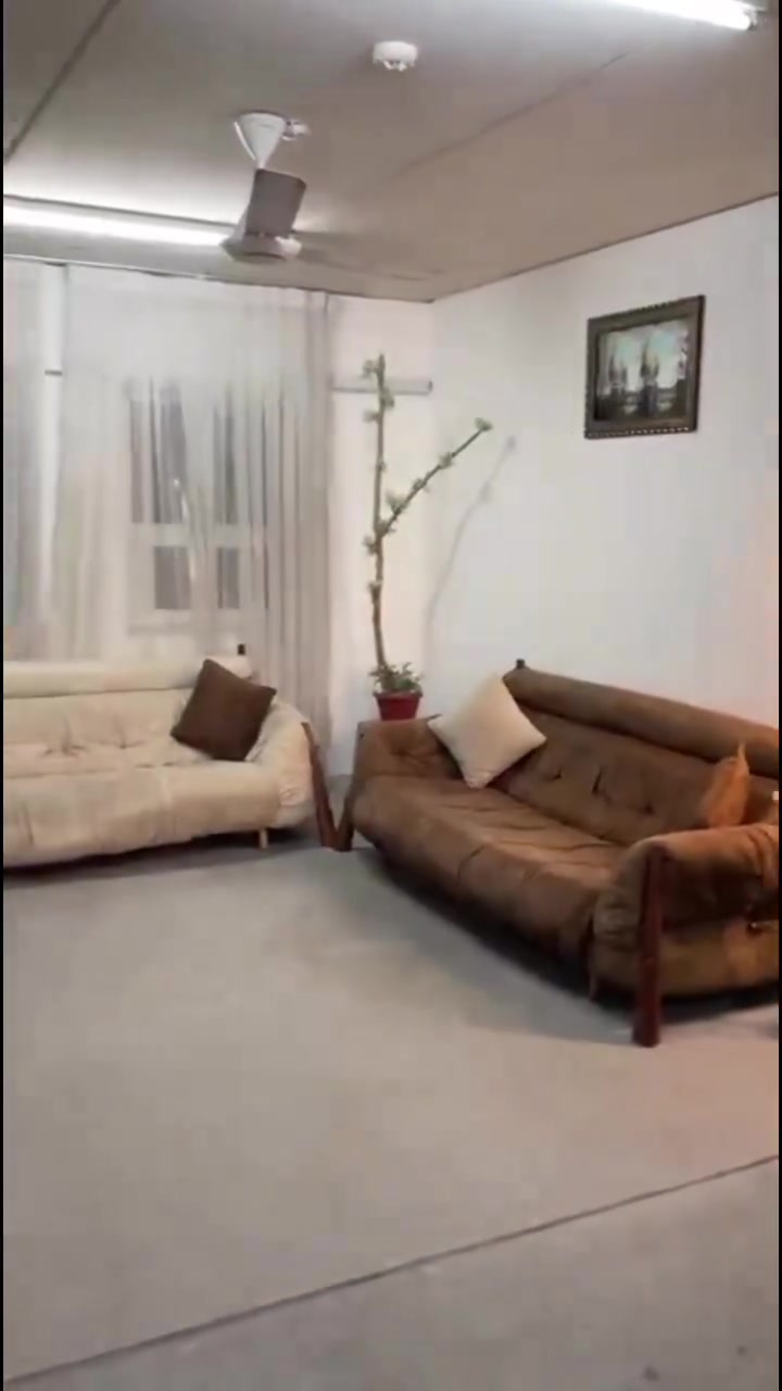 120يجار
طابق8
A
موثثه
يجاره700عده خدمات
شرط موافقه 
للاستفسار ***********
