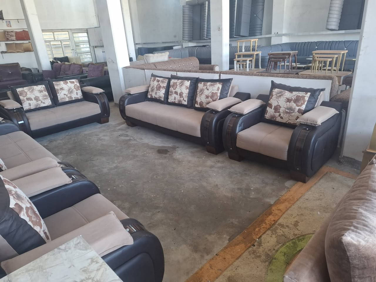 تخم باله تركي ماركه  نظيف جدا جدا 10نفر اسفنج ضغط طبي بولستر  كلش قوي ومرتب نضيف باله تركي
الحمزه الغربي ***********
