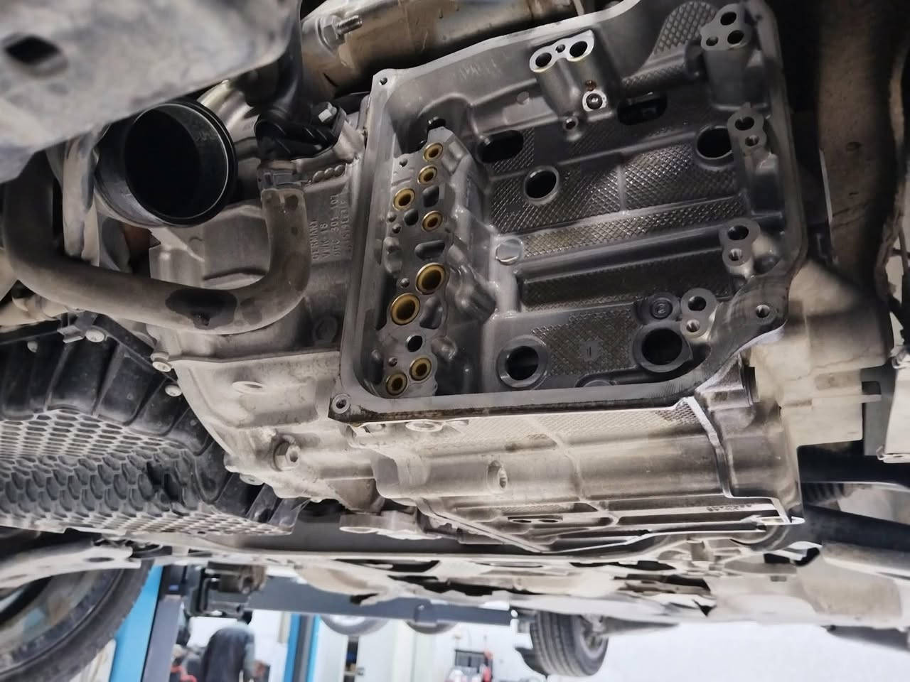 VW German service-  مركز صيانة السيارات الالمانية
زبائننا الكرام 

🌹

السيارة الاولى 🚘: 

اشتكى الزبون من وجود مشكلة في ناقل الحركة الاتوماتيكي- كير السيارة ، حيث ان الكير في ازدحام المروري يفصل الكير ولايغير السرعات ، تم فحص الكير وتم تبديل وبرمجة ميكاترونك وارجاع السيارة الى وضع الشركة ، علما بأن السيارة هي فولكس واكن ارتيون موديل 2020 محرك 2.0 تيربو . 

🌹

‏‎السيارة الثانية 🚖: 

اشتكى الزبون من وجود صوت  في الصدر الامامي للسيارة ( طركعة ) ،  ( تم تبديل  بوش فافون طبلة - ربل اسود طبلة - ذراع  فرممة ( فلمبر  ) ، جميع المواد اصلية مع ضمان سنتين - كذلك تم تبديل لاستيك رباط - بوش فرممة - فيول بامب ، علما بان السيارة هي فولكس واگن باسات  موديل 2019  محرك 2.0   .

🌹

‎كروب وكالتنا 

https://www.facebook.com/share/g/16oT3VE986/?mibextid=wwXIfr

🌹
🌹

‏‎زبائننا الكرام 

‏‎عروض وكالتنا 

‏‎١- تبديل هيدروليك كير بدون اجور عمل 🚘

‏‎٢- فحص كومبيوتر مجانا في وقت تحتاجه سيارتك الى فحص في حالة تبديلك لدهن المحرك في وكالتنا . 

‏‎٣- فحص للصدر الامامي مجانا في وقت تحتاجه سيارتك الى فحص في حالة تبديلك للدهن المحرك في وكالتنا . 

‏‎كذلك سوف تدخل تلقائيًا في السحبة الشهرية للفلاتر المجانية والسحبة الدهن المجاني كل ثلاثة اشهر. 

‏‎٤-زبائننا الكرام 

‏‎العرض الجديد من وكالتنا 

‏‎في حالة زيارتك لورشتنا سوف تدخل تلقائيا بالقرعة الشهرية الجديدة . 

‏‎وسوف تحصل بها على اجور عمل مجانية لاي صيانة تقوم بها في المستقبل حتى وان كان تعمير محرك 

‏‎🏆  العرض الجديد : 

‏‎٥-تبديل هيدروليك كير مجاني ( قرعة كل ثلاثة اشهر )

🌹
🌹

موقع شركتنا الجديد

‏https://maps.google.com/?q=36.168079,44.011108

‏‎‏‎شركة شيرين ( وكالة سكودا & فولكس واگن ) 

‏‎اربيل -شارع ملعب فرنسو حريري اذا من جهة شارع  60  - قرب نقليات بغداد ( كراج بغداد) - بالقرب من مرطبات 9* 9 

***********-***********

‏‎الوكالة الالمانية الوحيدة في العراق 🇩🇪
