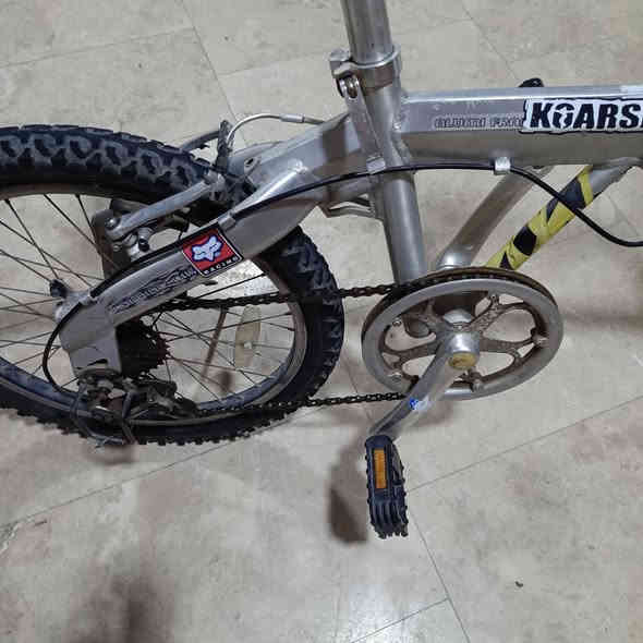 للبيع بايسكل ياباني اصلي يطبك حجم 20 معدن فافون خفيف جدا وقوي قطعة وحده مابي ضرر السعر 60 الف مكاني بغداد العامرية
