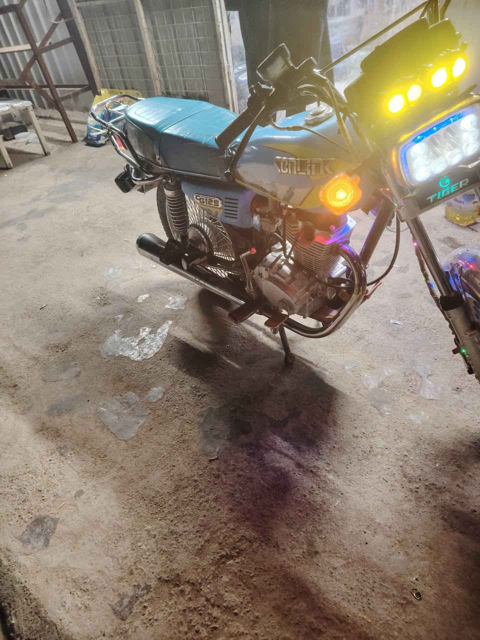 تايكر موديل  23 دراجه نقص مابيه. خير من الله ما مفتوح محركه ما مدود سبانه علي ترايك اللبصره مكان دراجه واسط عزيزيه مكلف بنشر صاحب الدراجه ***********ماريد خاص اي ستفسار يم صاحب الدراجه
