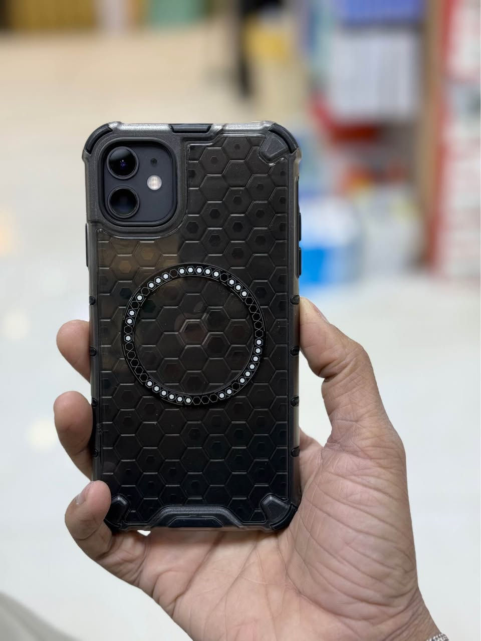 جهاز 11 عادي ذاكرة 64 
بطارية 86 
بدون قطعة استبدال جهاز جديد شخط مابي مكفول 
مكاني بغداد شارع الربيعي 
*********** بغداد, العراق
