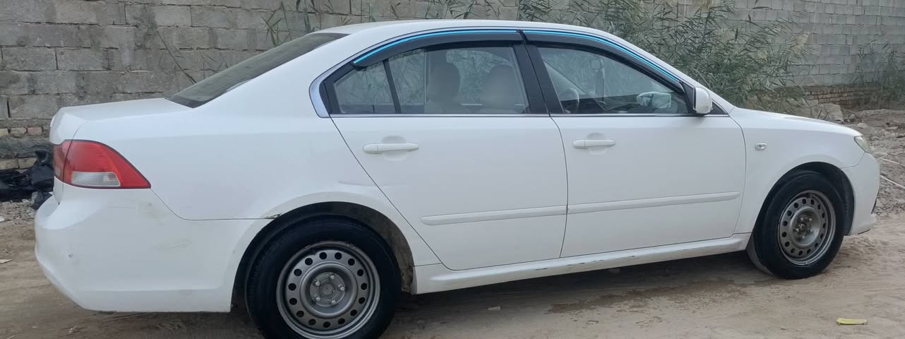 كيا اوبتيما خليجي 2009 مكفوله من الضربه والصبغ عدا الهلالات بيهن بارد بسيط رقم نجف مشروع وطني تحويل بنفس اليوم تبريد شغال حداديه جيده جدا محرك  2000وكير كفاله السياره مال جناي السعر 117 وبيها مجال قليل مكاني الناصريه ***********
