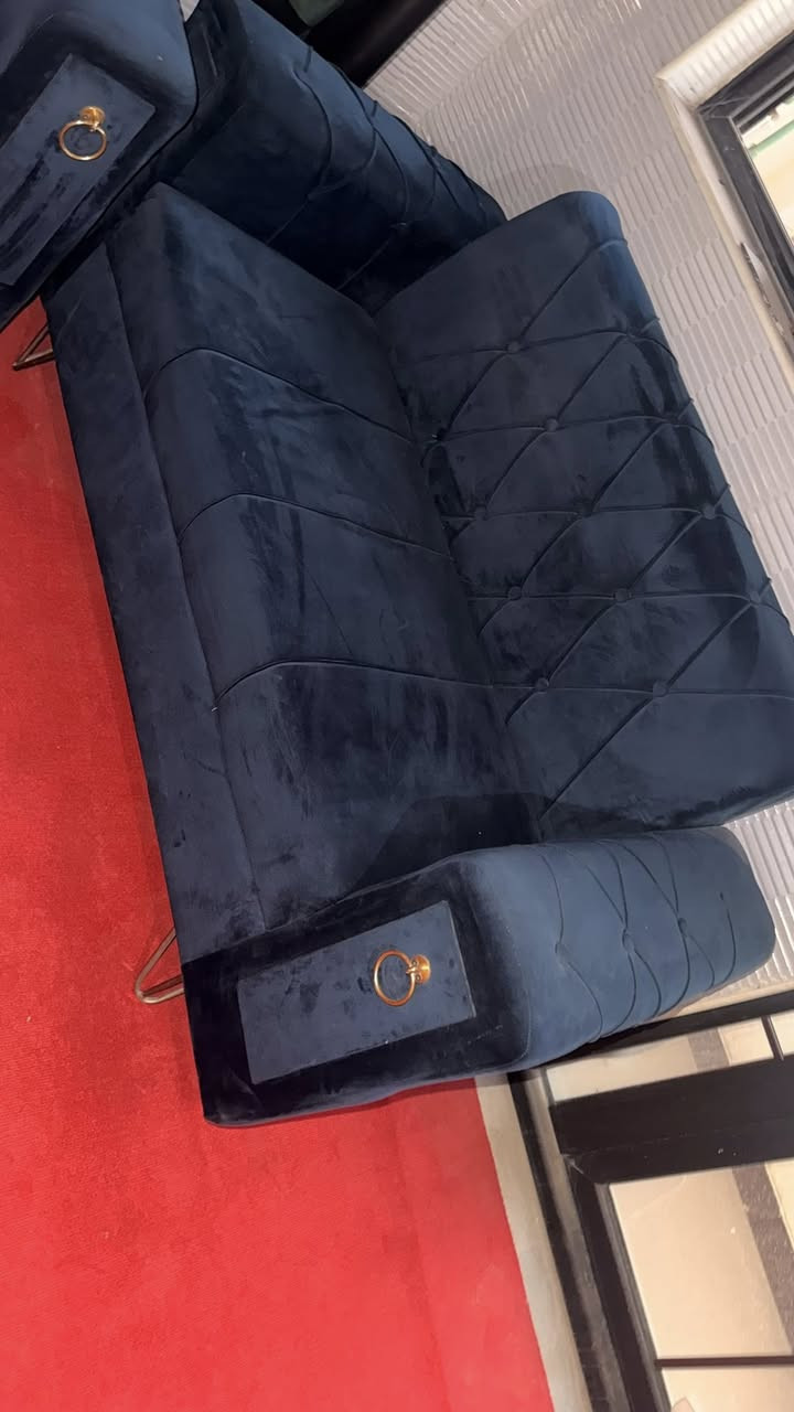 تخم عراقي نظيف 100‎%‎ لا كسر ولا اي شي والقماش قديفة العنوان بغداد/الدوره ‭0783 864 8571‬
